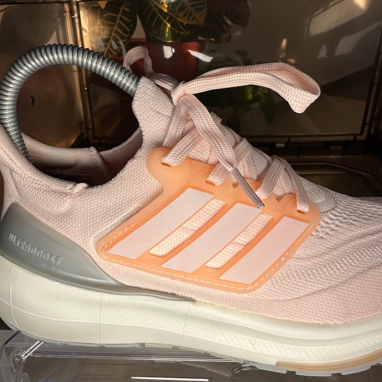 ADIDAS ULTRA BOOST LIGHT ROSA