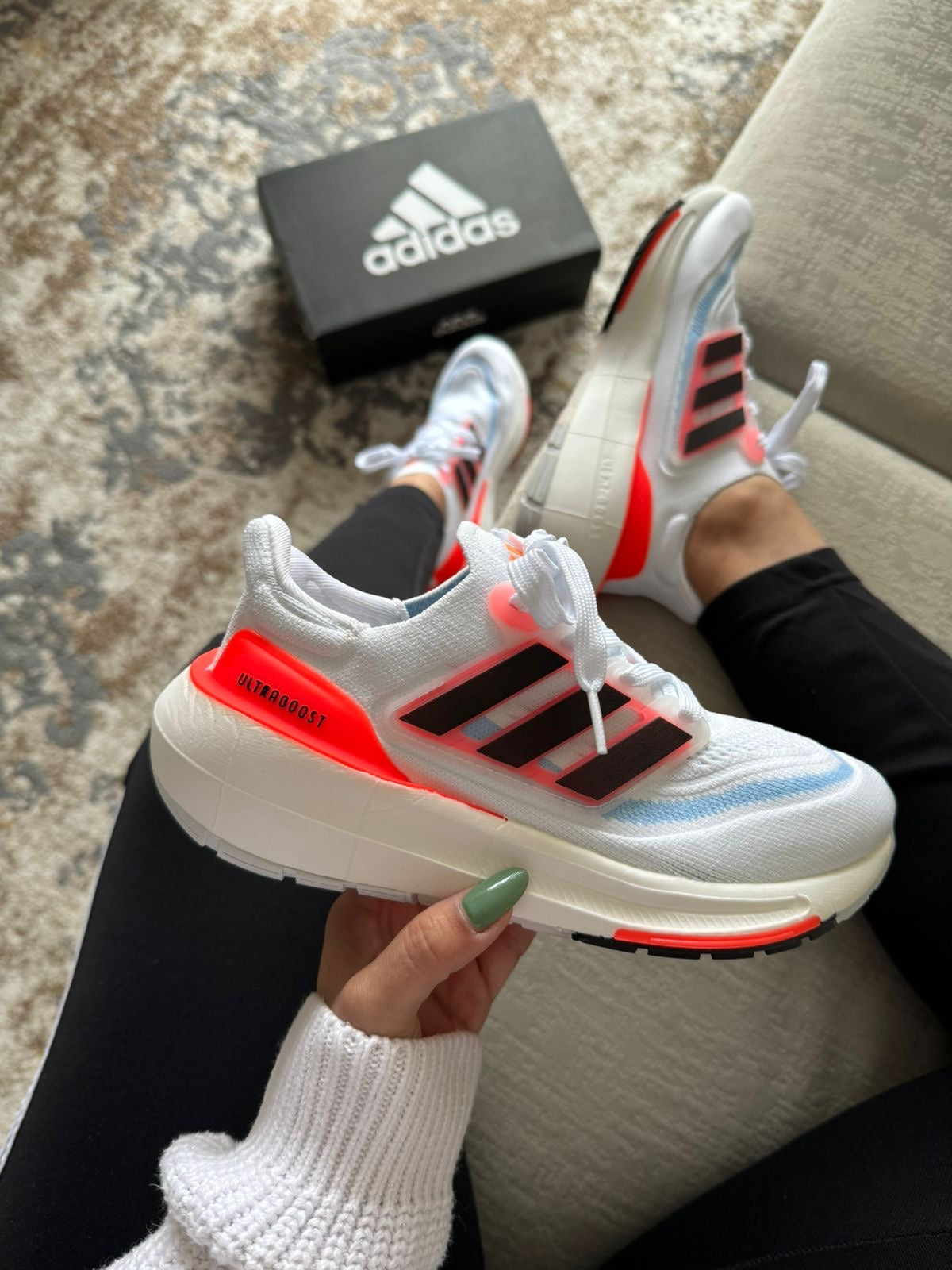 ADIDAS ULTRA BOOST LIGTH NARANJA