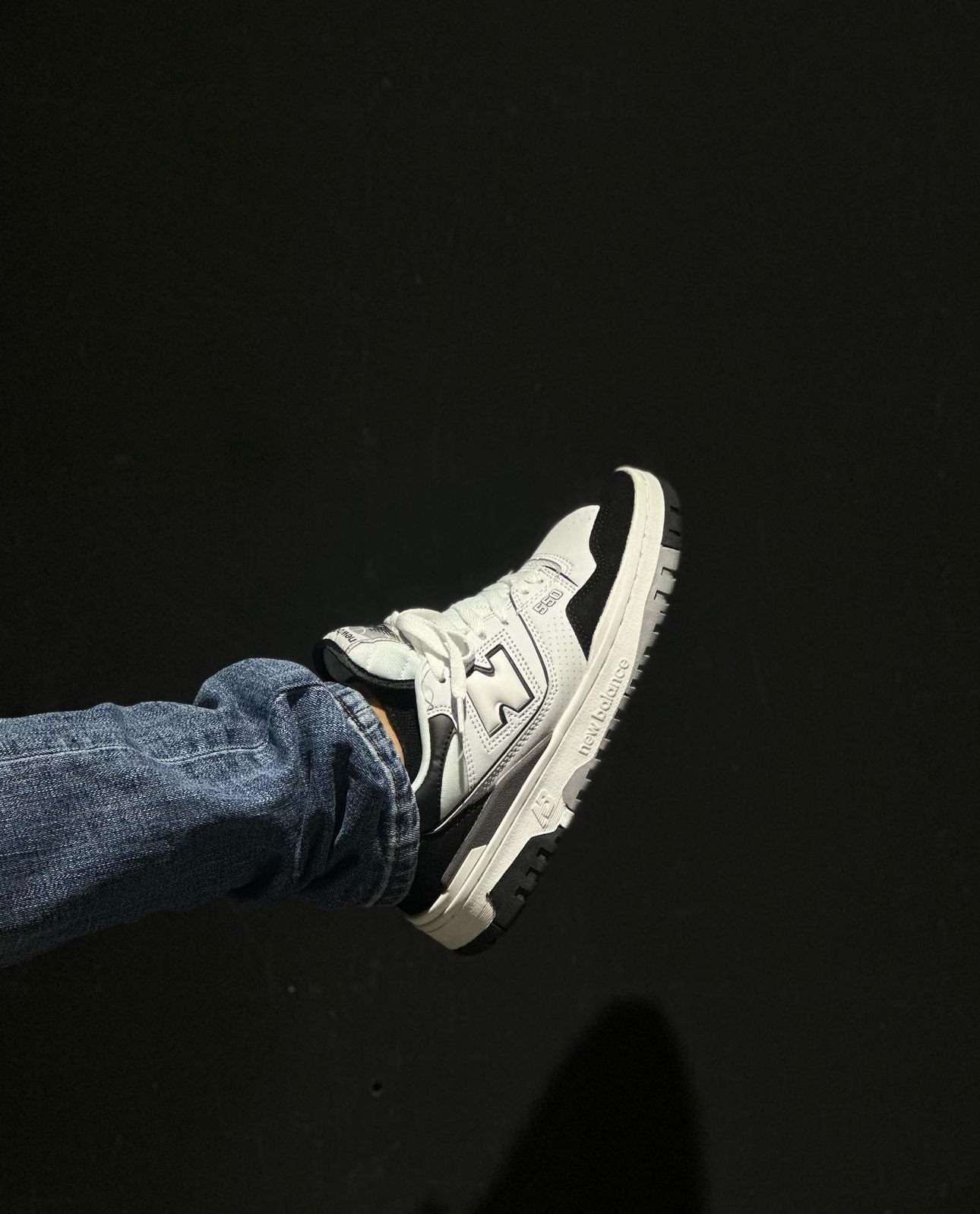 NEW BALANCE 550 BLACK AND WHITE