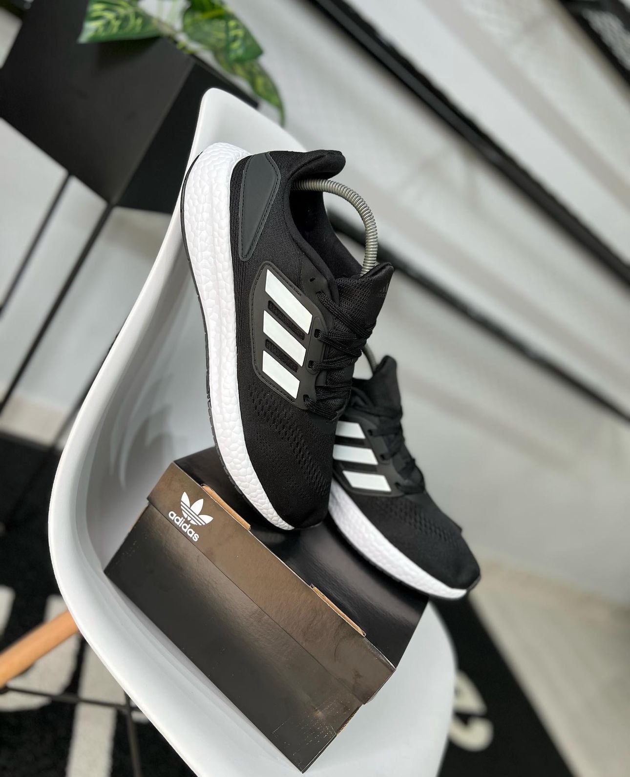 ADIDAS ULTRABOOST NEGRO ONE