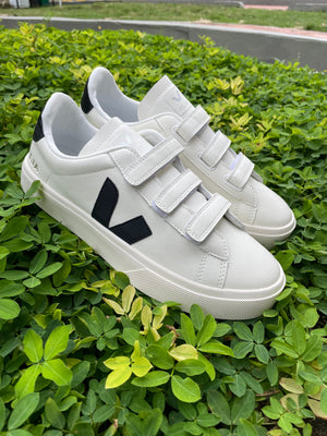 VEJA VELCRO BLANCO NEGRO