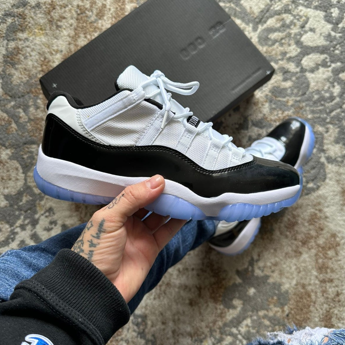 AIR JORDAN RETRO 11