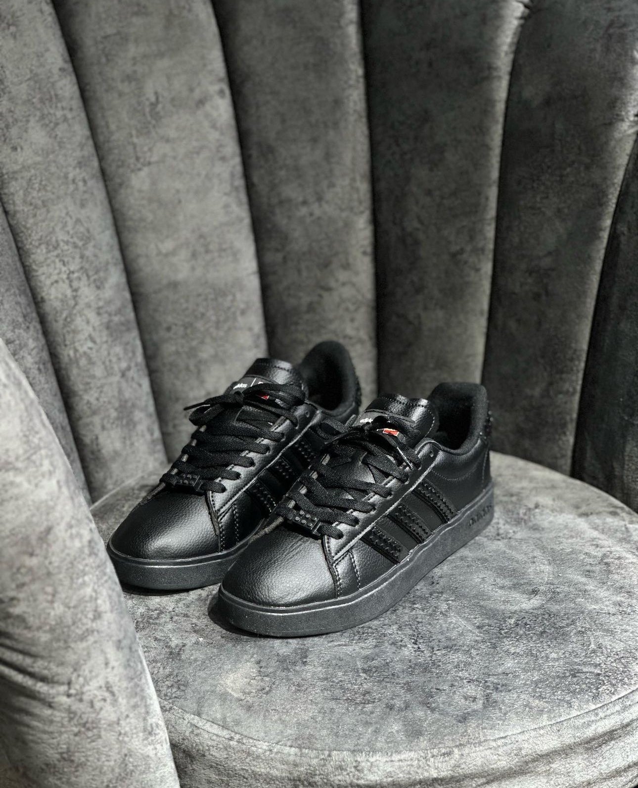 ADIDAS LEGO NEGROS