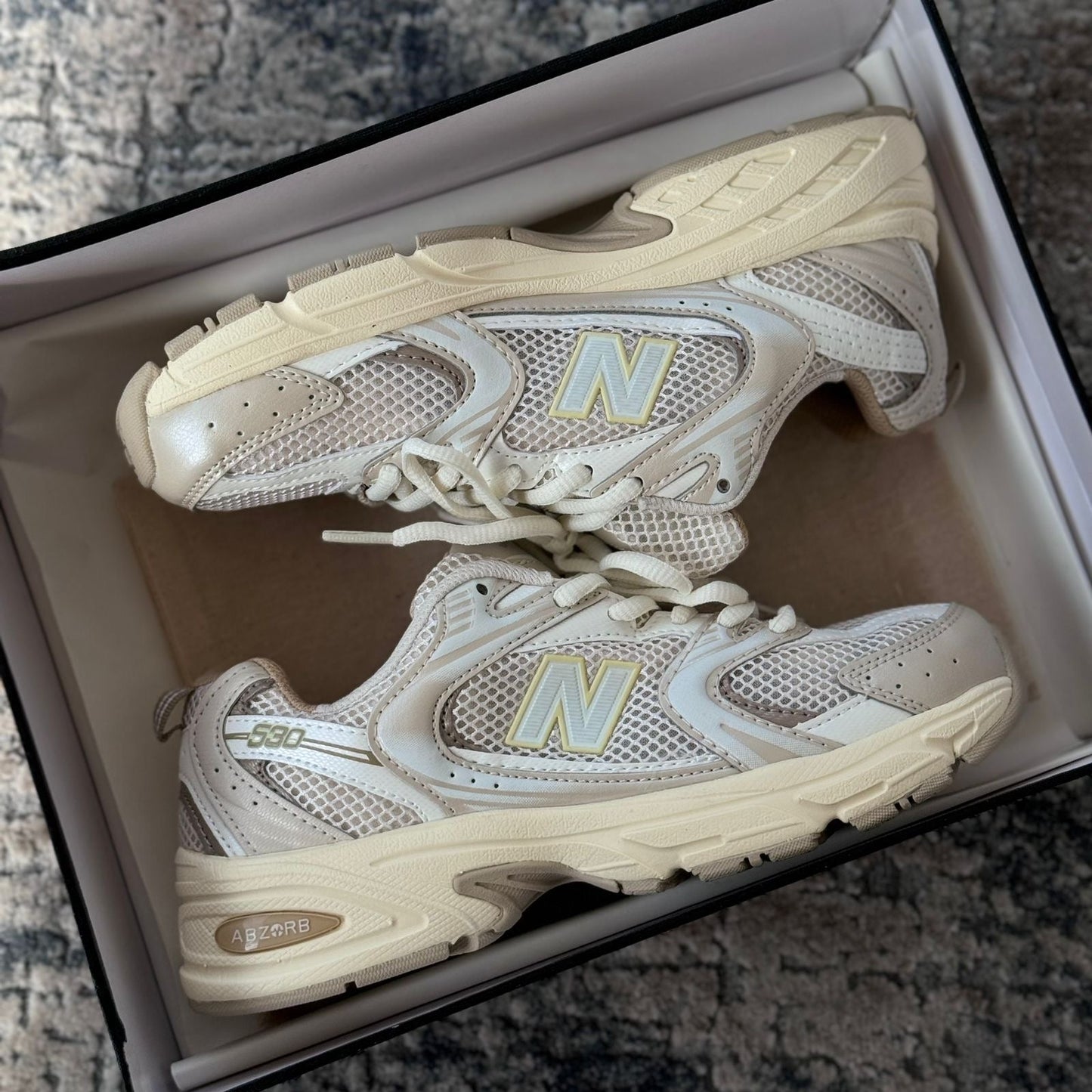NEW BALANCE 530 BEIGE