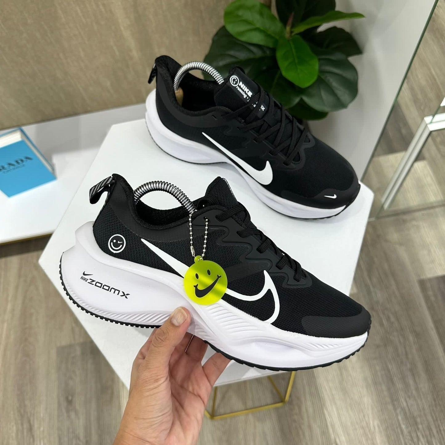 NIKE ZOOM X NEGRO BLANCO HAPPY