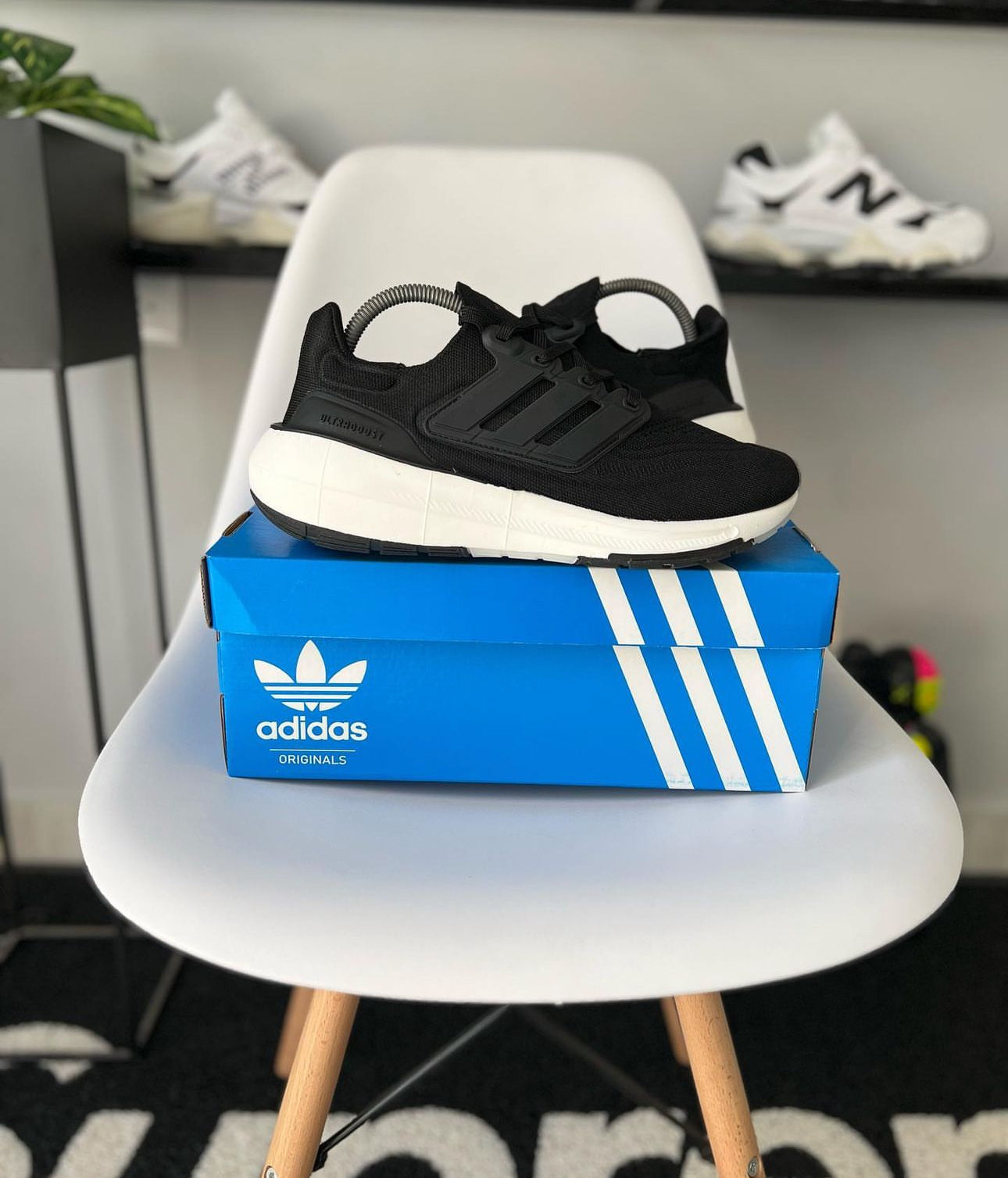 ADIDAS ULTRA BOOST LIGHT BLACK