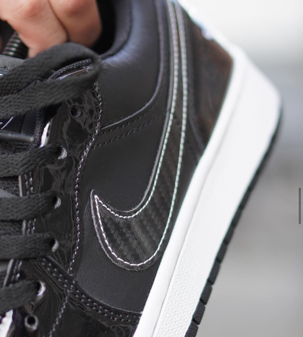 AIR JORDAN RETRO 1 CHAROL