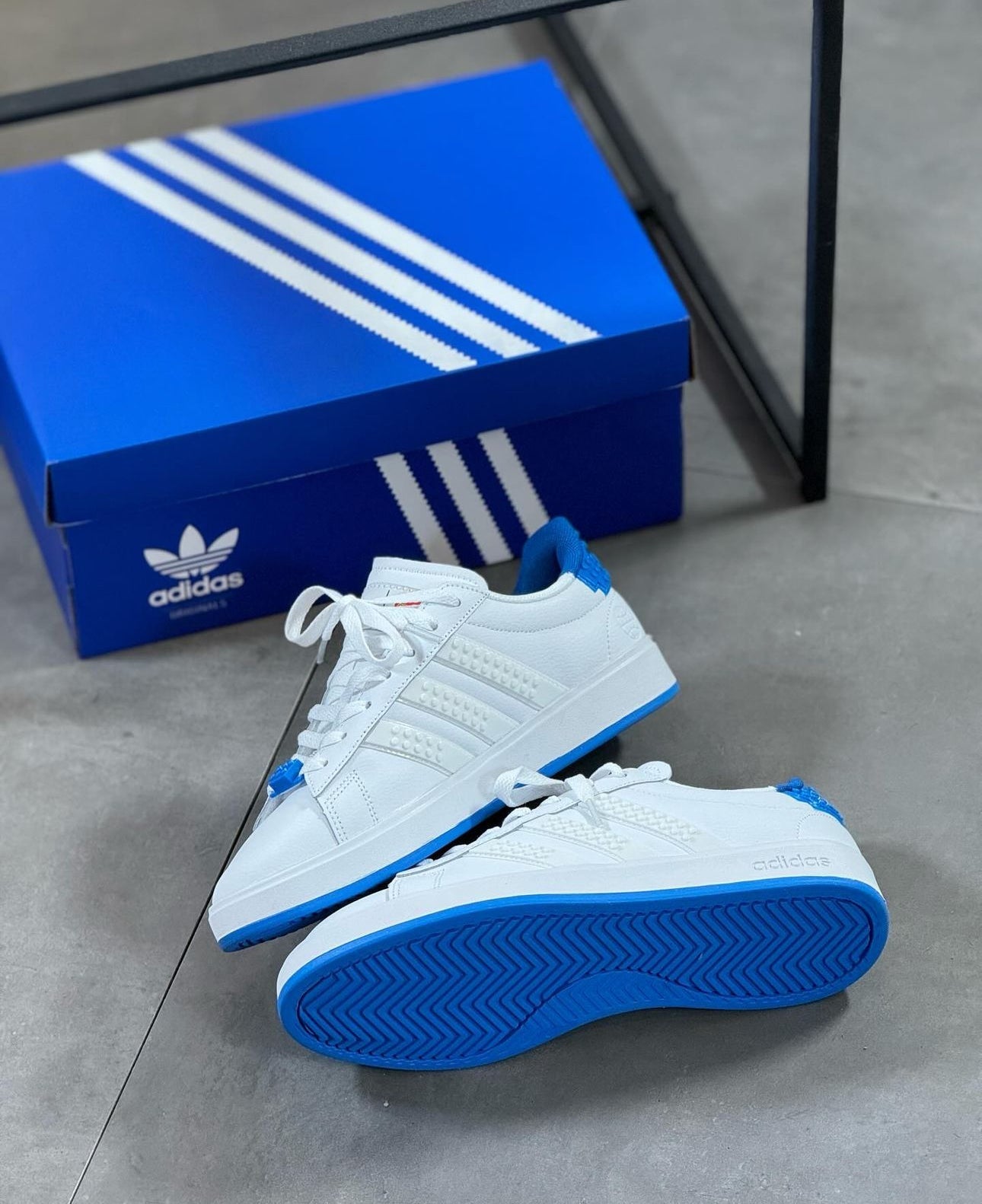 ADIDAS LEGO BLANCO AZUL