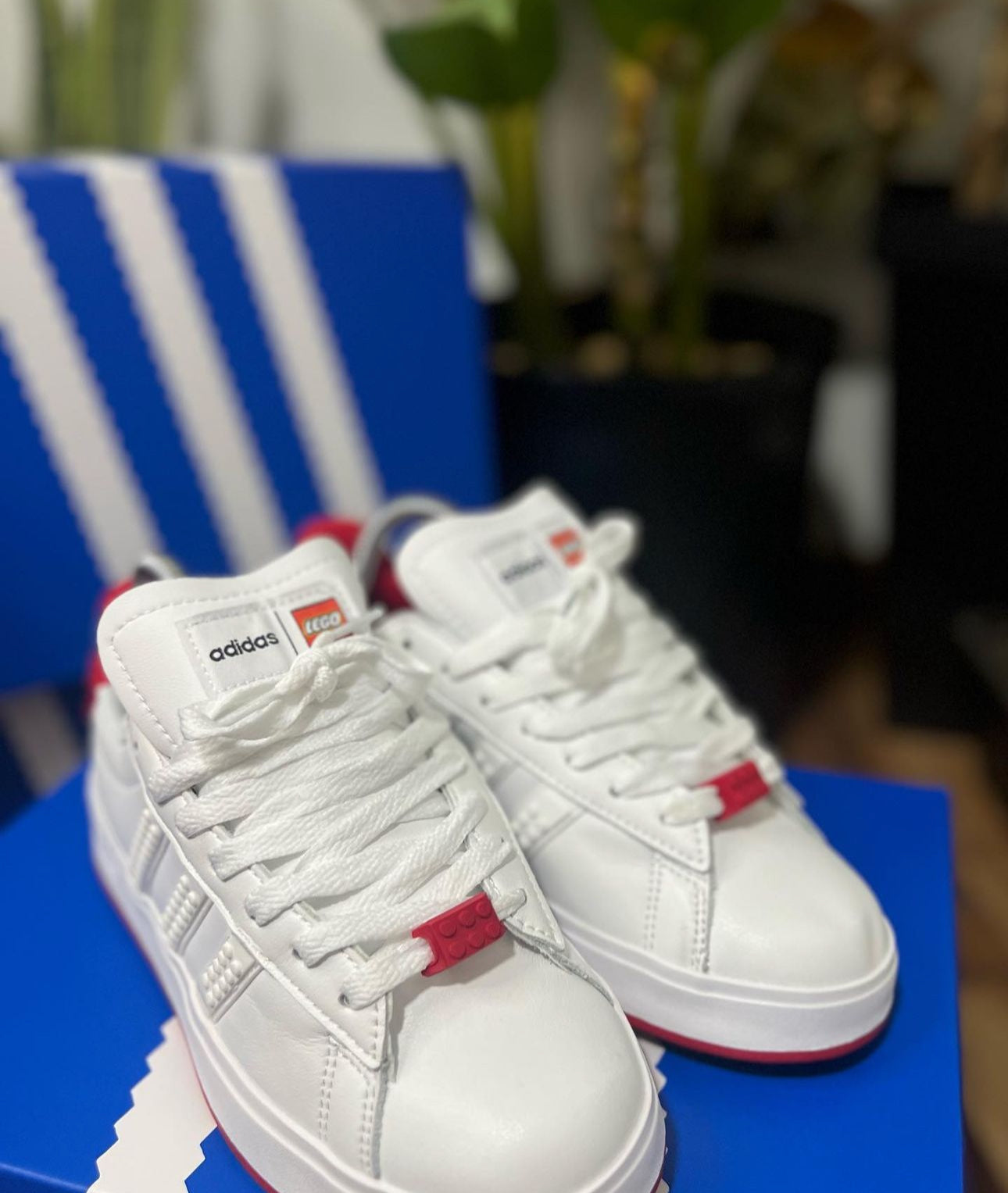 ADIDAS LEGO BLANCO ROJOS