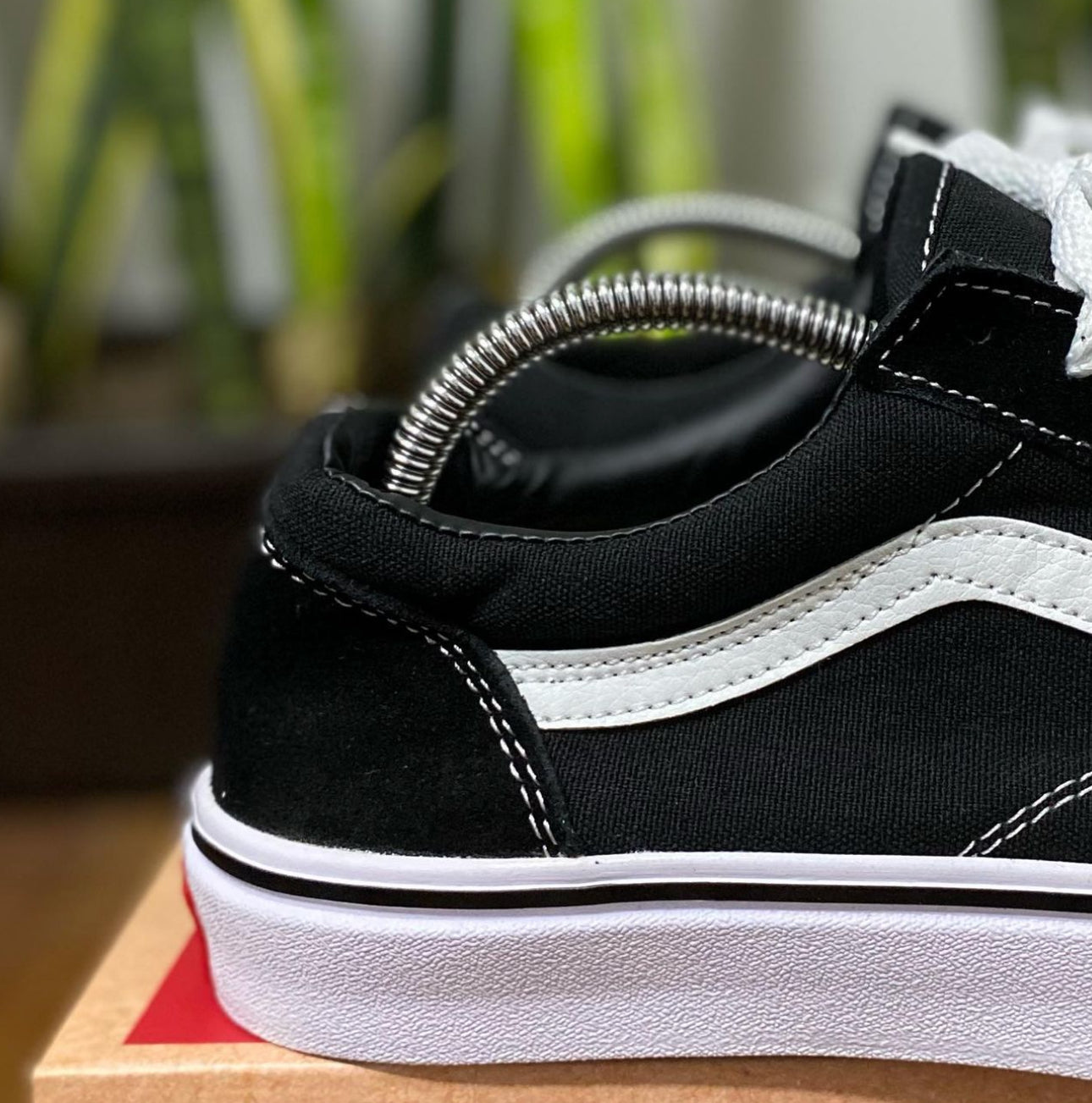 VANS CLÁSICA NEGRA