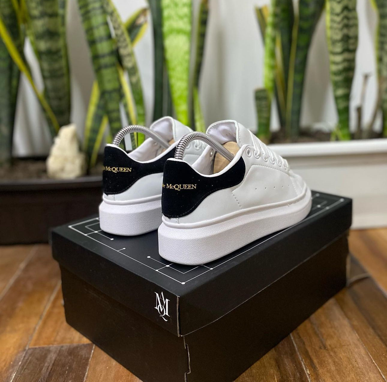 ALEXANDER MC QUEEN BLANCOS TALON NEGRO