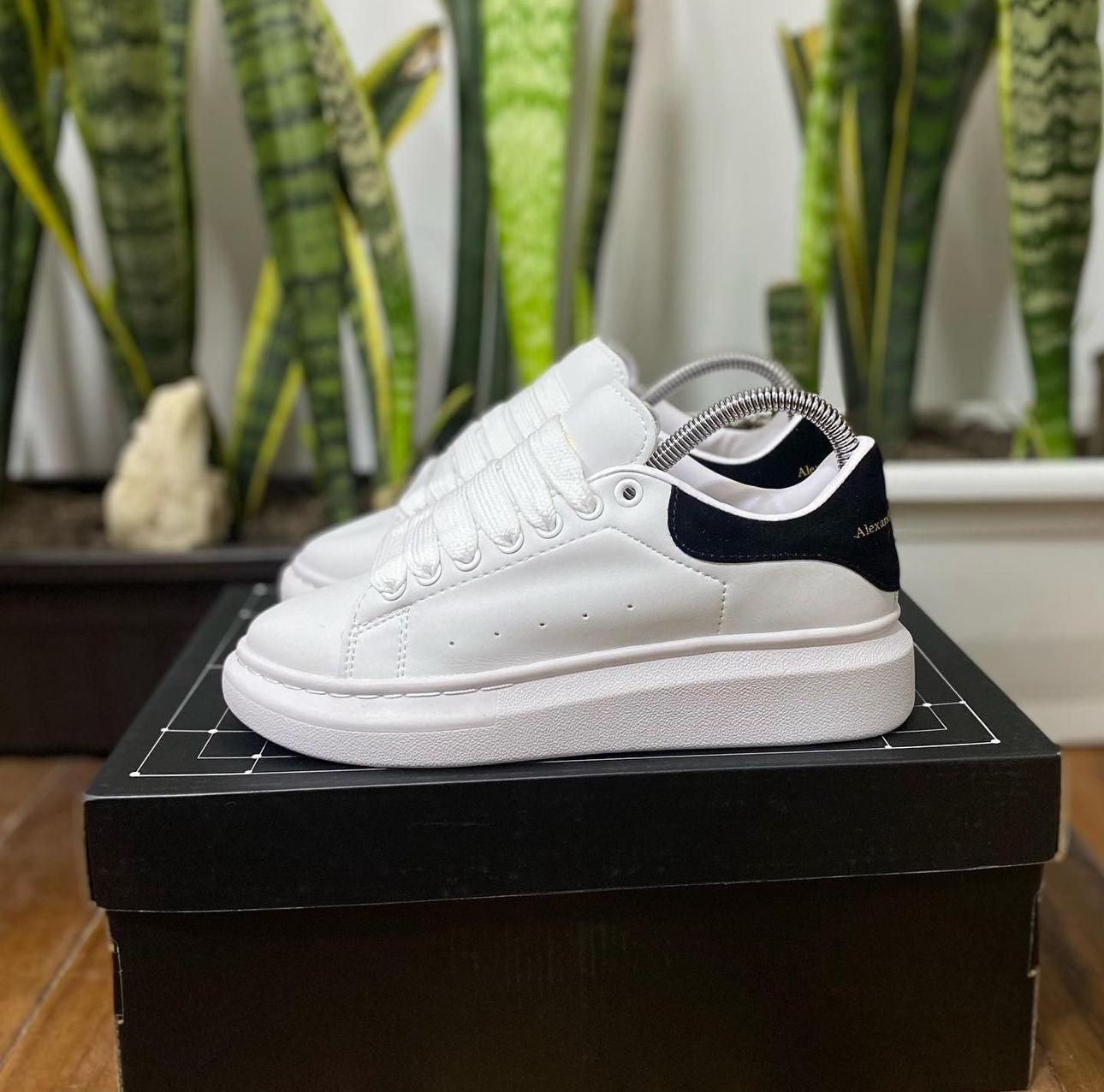 ALEXANDER MC QUEEN BLANCOS TALON NEGRO