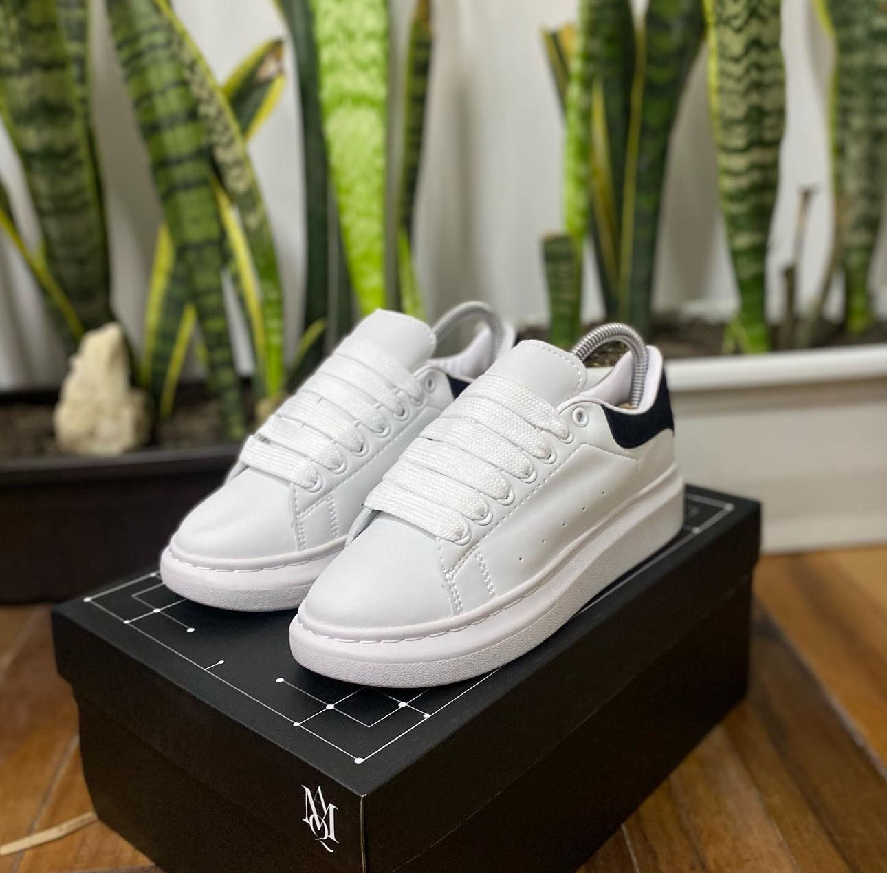 ALEXANDER MC QUEEN BLANCOS TALON NEGRO