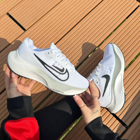 NIKE ZOON X NEGROS CON BLANCO
