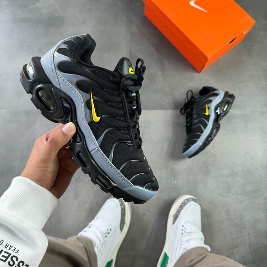 NIKE TN NEGRO GRIS