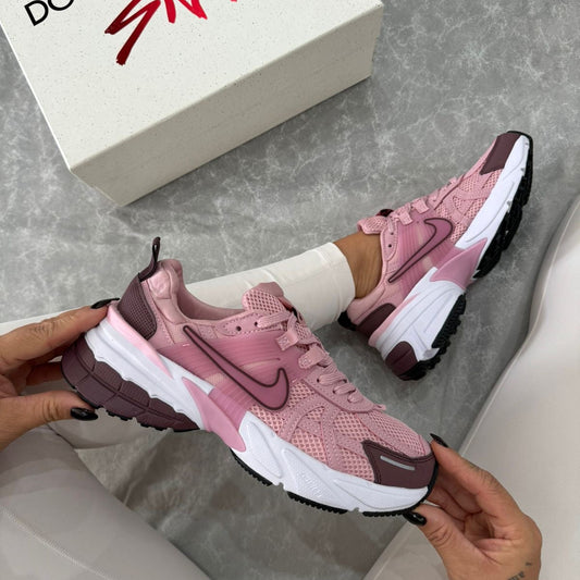 NIKE VOMERO V2K ROSA