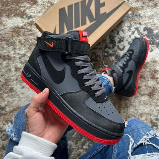 AIR FORCÉ ONE BOTAS NEGRA LINEA ROJA AF1