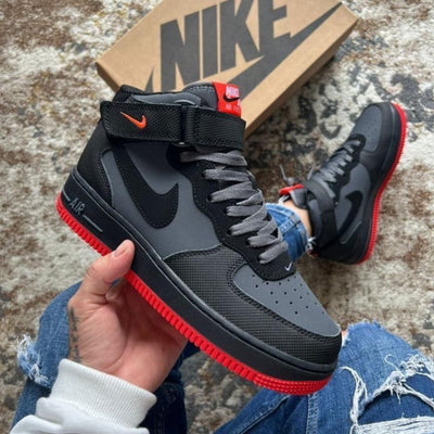 AIR FORCÉ ONE BOTAS NEGRA LINEA ROJA AF1