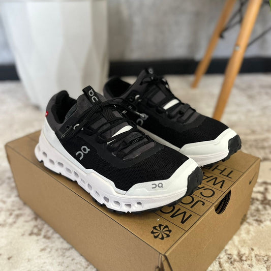ON CLOUDTEC NEGRO BLANCO