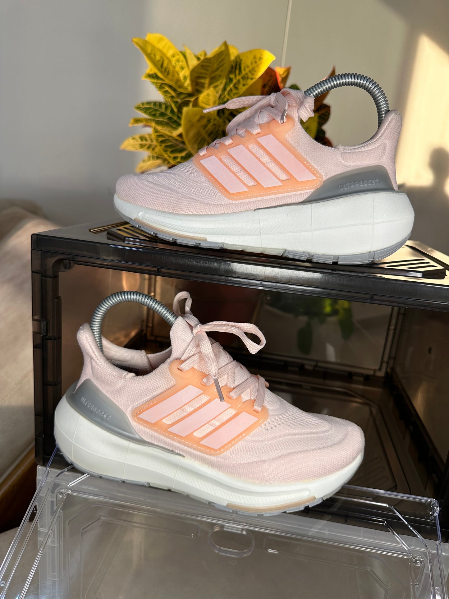 ADIDAS ULTRA BOOST LIGHT ROSA
