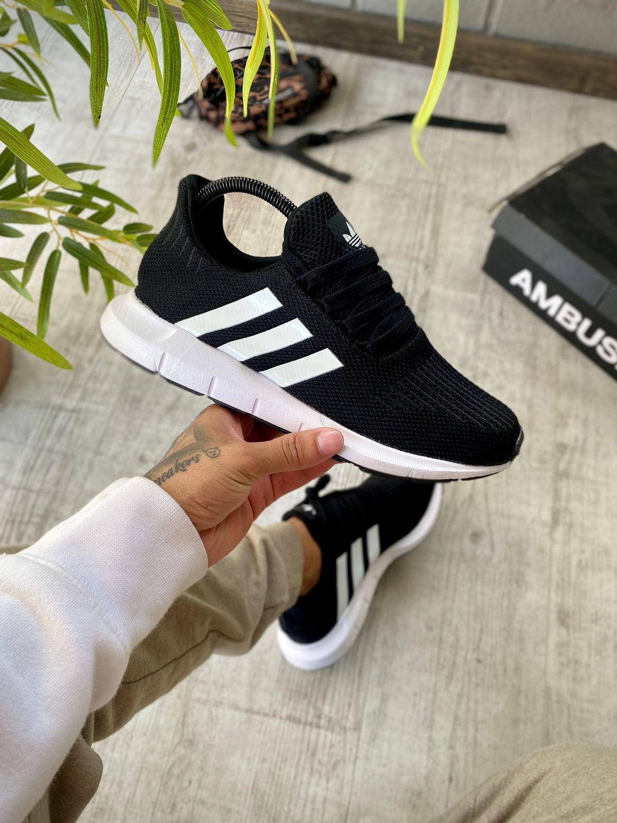 ADIDAS SWIFT NECGO BLANCO