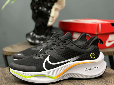 NIKE ZOOM X NEGRO ORANGE LINE