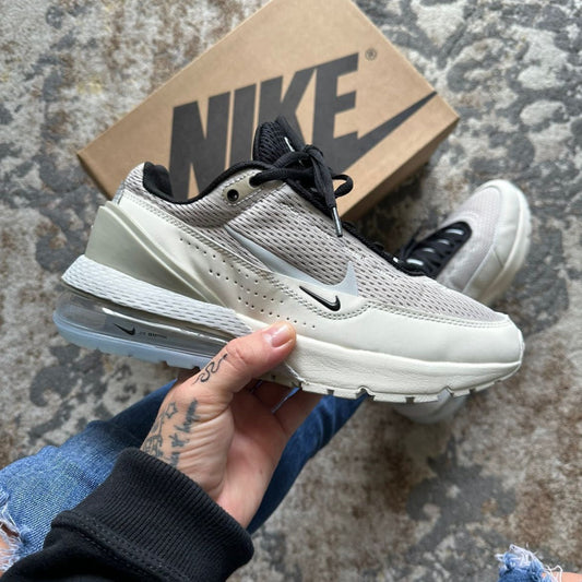 NIKE AIR MAX TEMPO