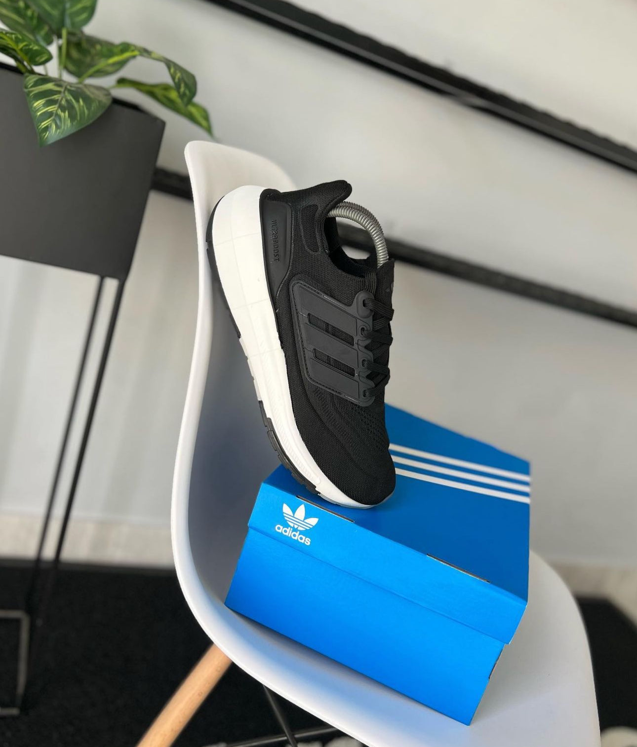 ADIDAS ULTRA BOOST LIGHT BLACK