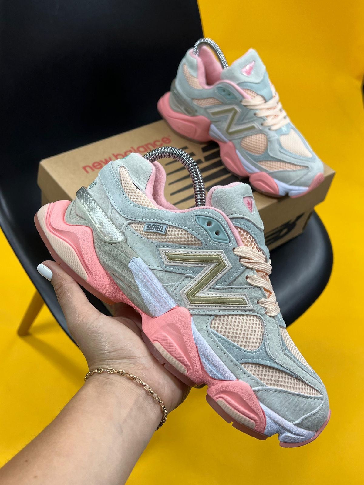 NEW BALANCE AZUL Y ROSA