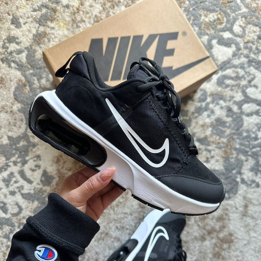NIKE AIR MAX 260