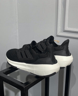 ADIDAS ULTRA BOOST LIGHT BLACK