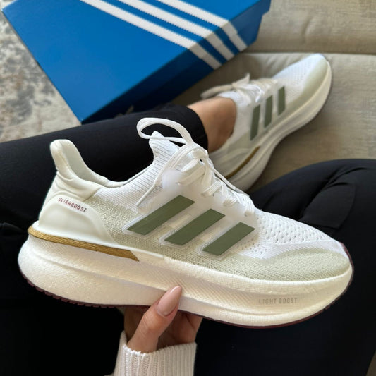 ADIDAS ULTRABOOTS BLANCO DETALLE CAFE