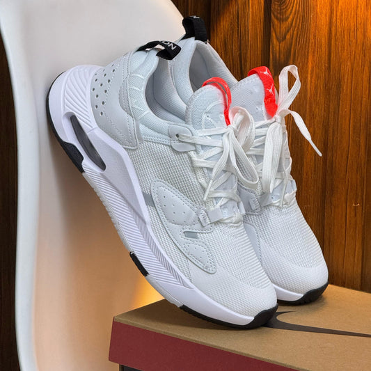 JORDAN AIR CADENCE BLANCOS