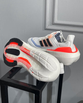ADIDAS ULTRA BOOST LIGTH NARANJA