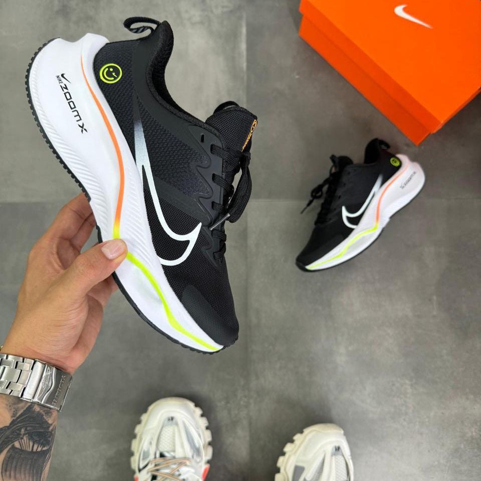 NIKE ZOOM X NEGRO ORANGE LINE