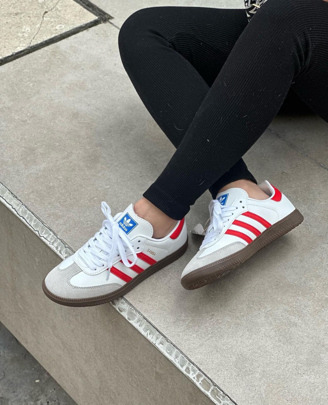 ADIDAS SAMBA LINEAS ROJAS