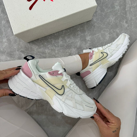 NIKE VOMERO V2K BLANCO ROSA
