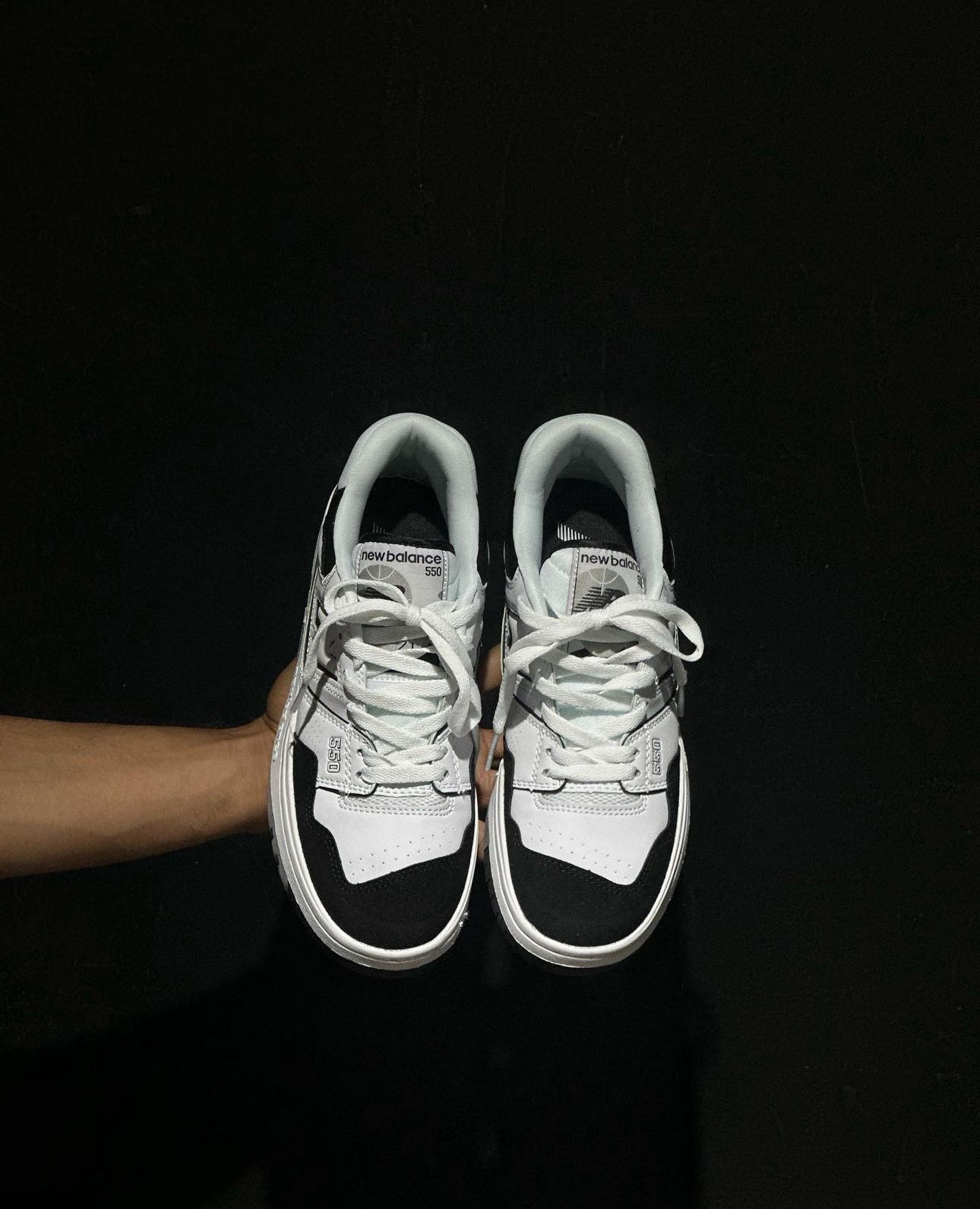 NEW BALANCE 550 BLACK AND WHITE