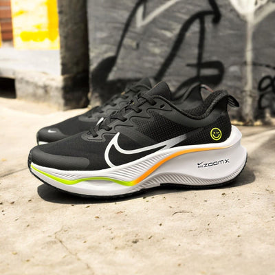 NIKE ZOOM X NEGRO ORANGE LINE