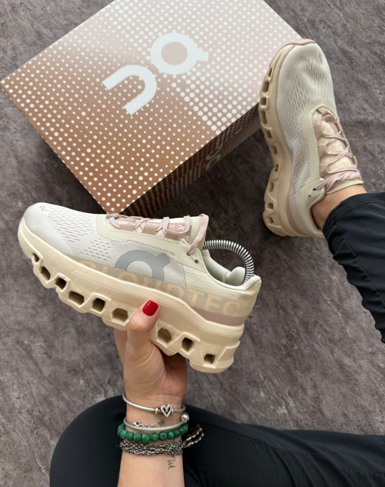 ON CLOUDTEC BEIGE