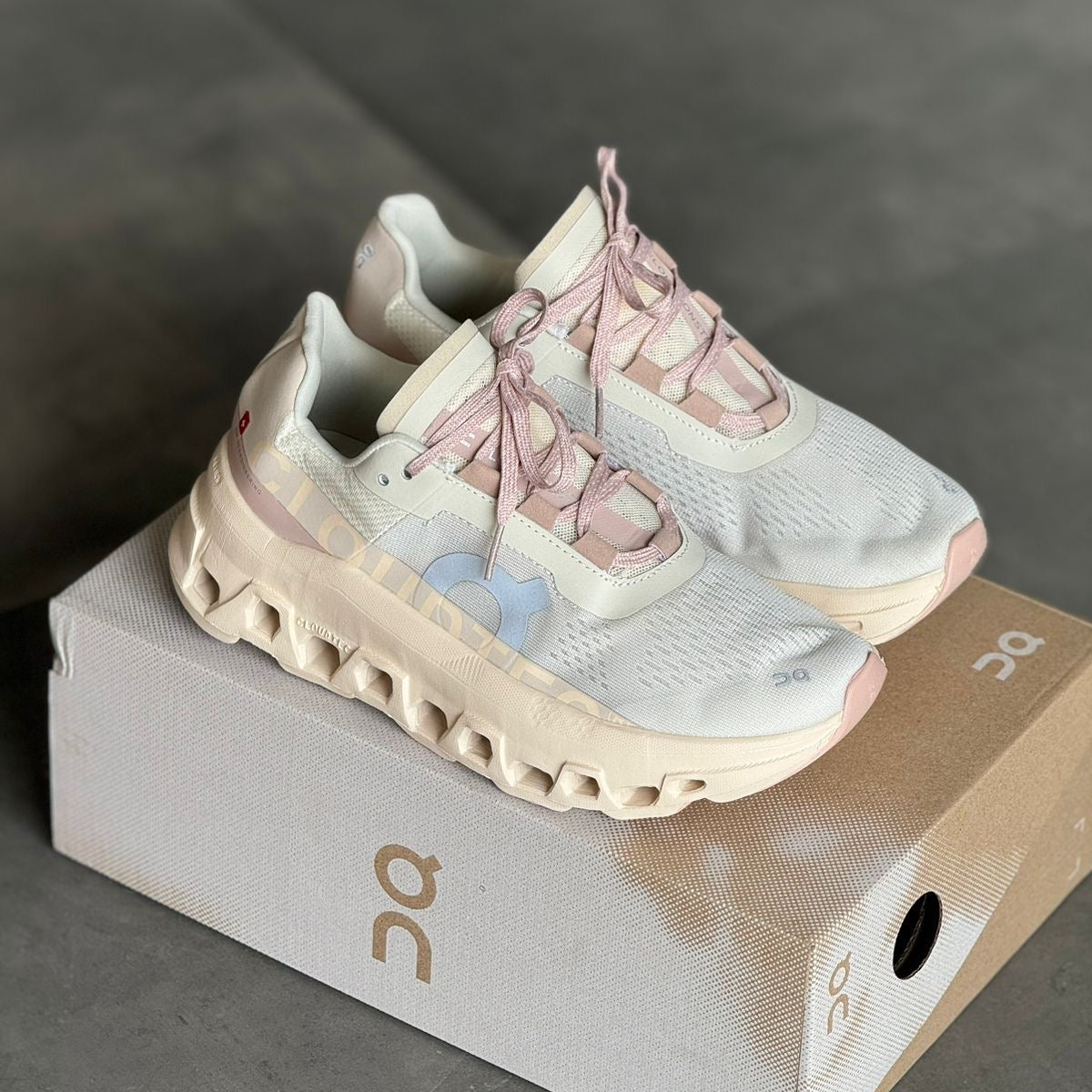 ON CLOUDTEC BEIGE