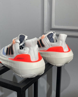 ADIDAS ULTRA BOOST LIGTH NARANJA