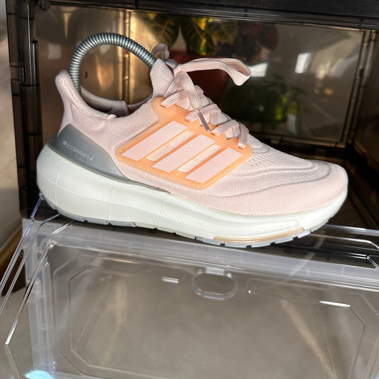 ADIDAS ULTRA BOOST LIGHT ROSA