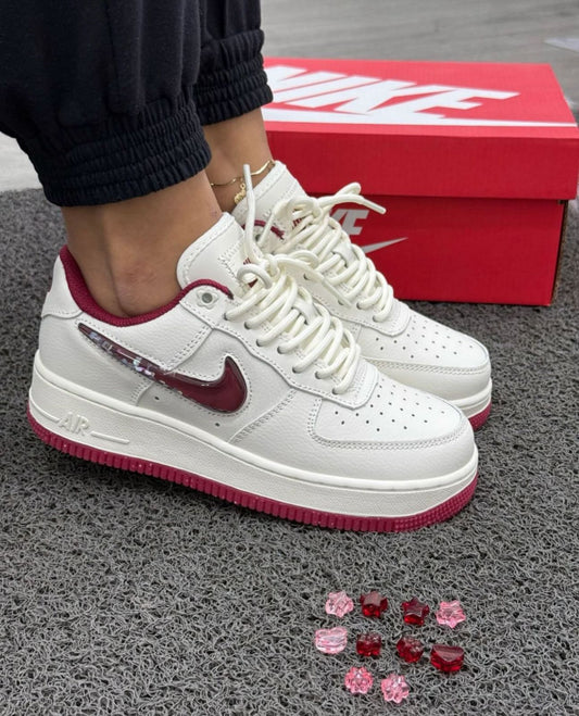 AF1 WHITHE AMD RED DAMA
