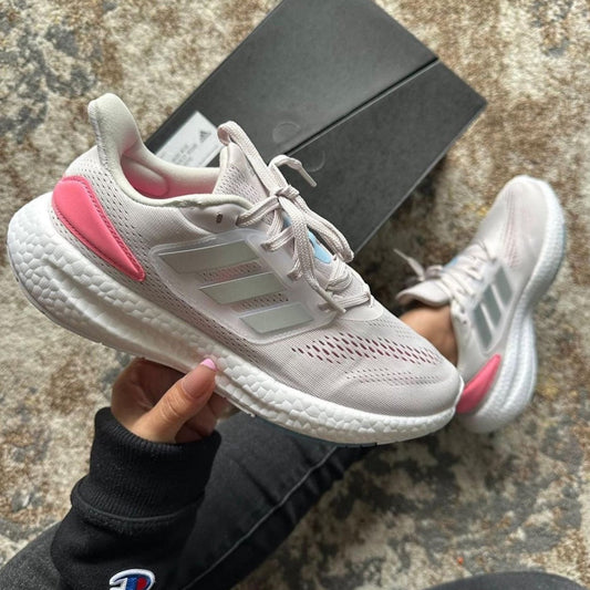 ADIDAS ULTRA BOOST LILA