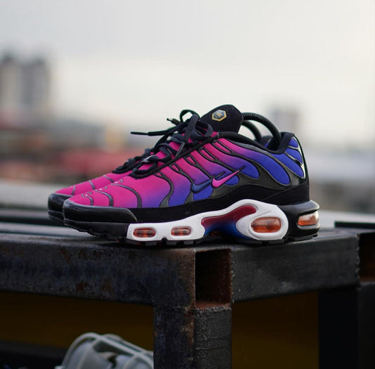 NIKE TN NEGRO MORADO