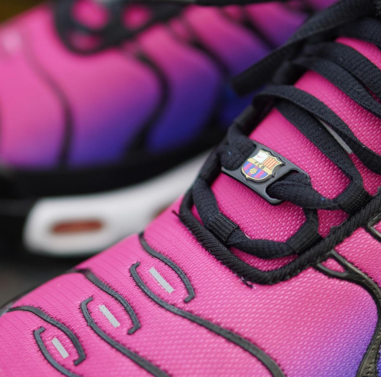 NIKE TN NEGRO MORADO