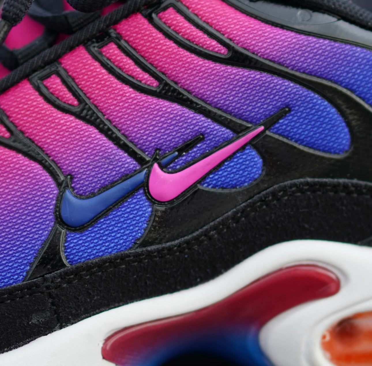 NIKE TN NEGRO MORADO