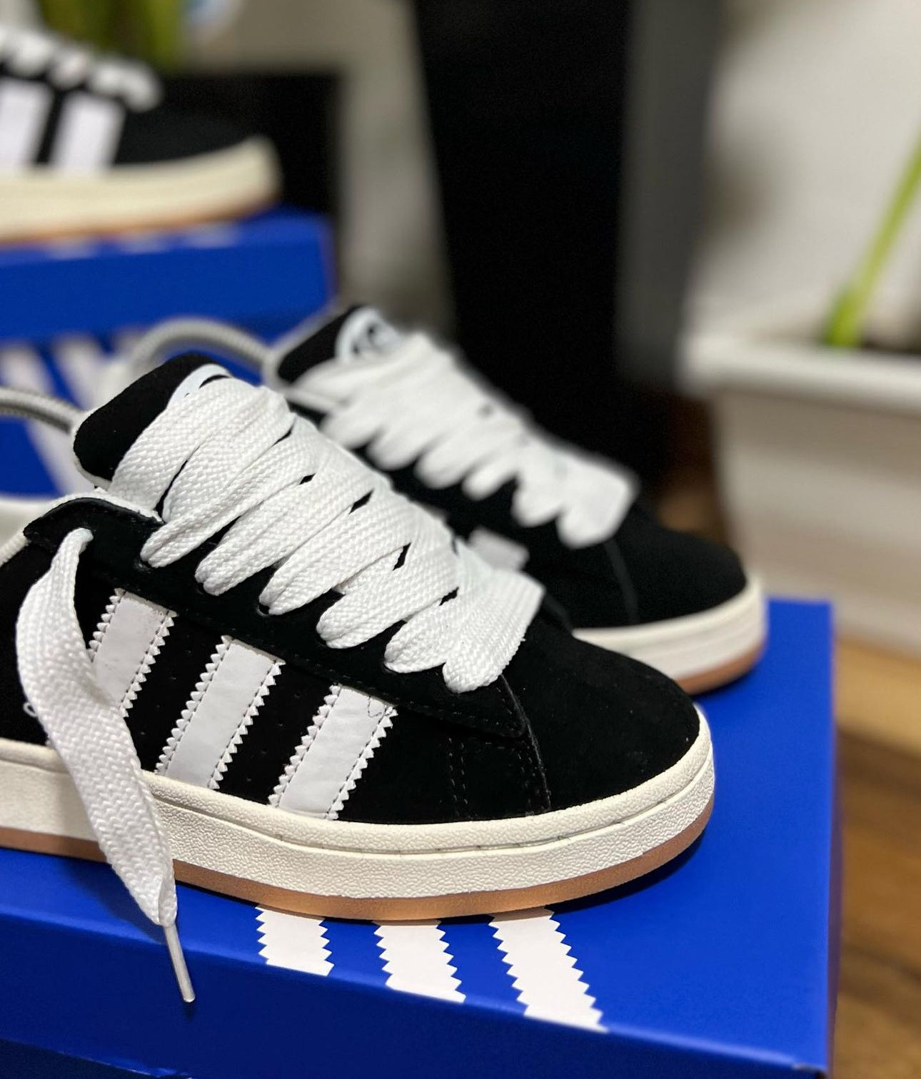 ADIDAS CAMPUS NEGROS CON BLANCO