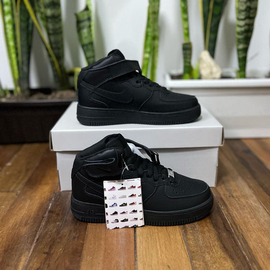 AIR FORCÉ ONE BOTA NEGRA AF1
